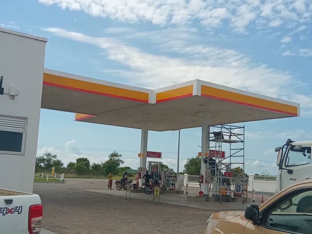 Shell petrol station canopy and forecourt during canopy works